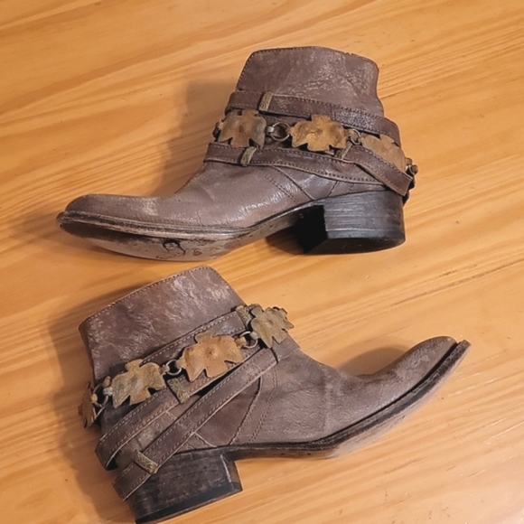 Freebird by Steven Shoes - New Freebird by Steven Watts Chain Ankle Boot, 10